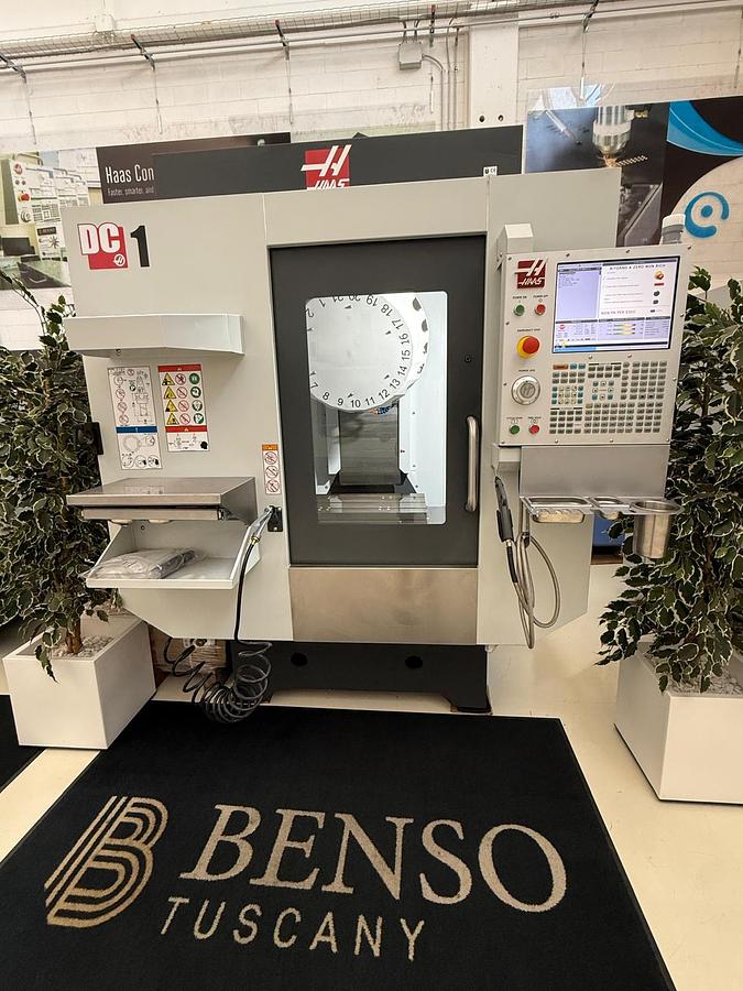 Usato CENTRO DI FORATURA HAAS DC-1 SHOW ROOM