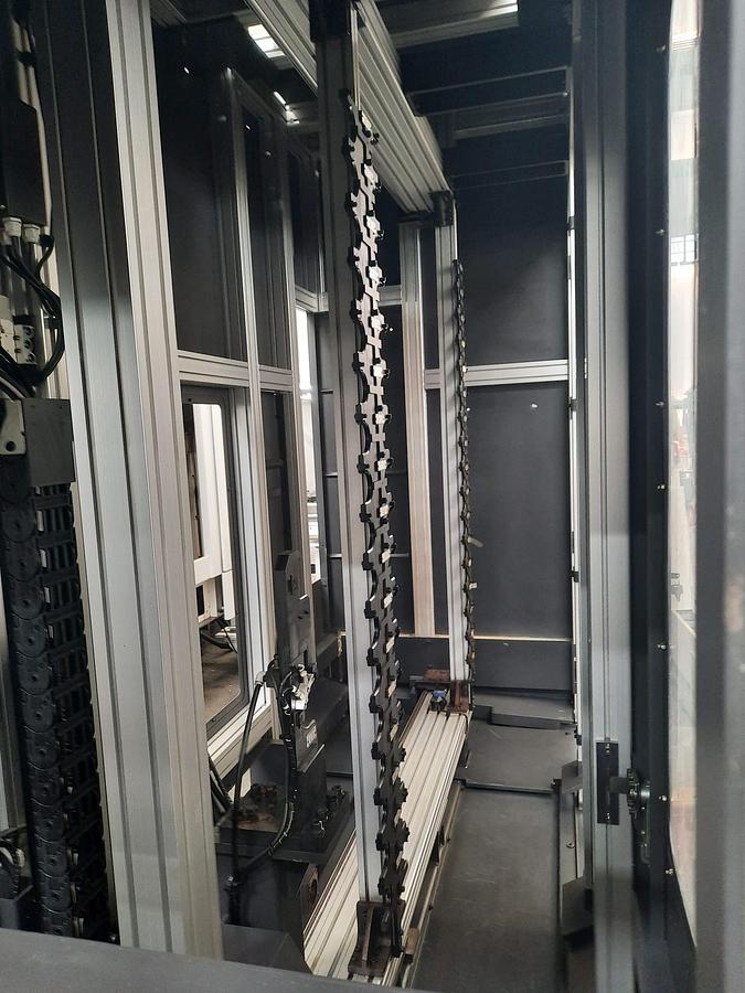 Usato CENTRO DI LAVORO OKUMA MU 6300 V-L 5 AXIS