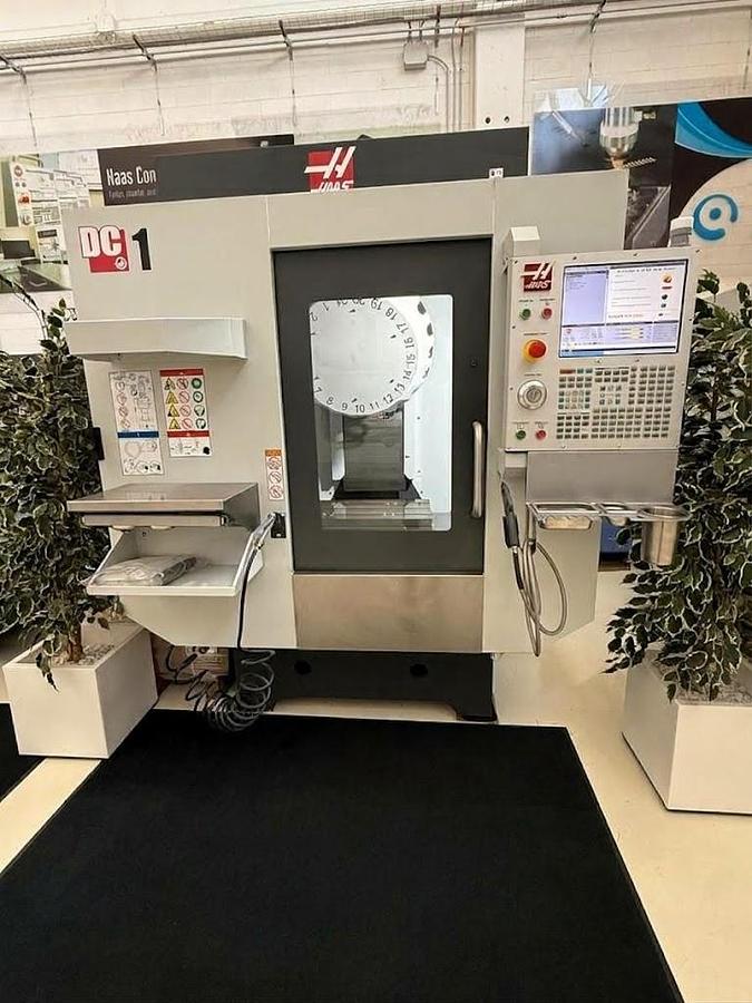 Usato CENTRO DI FORATURA HAAS DC-1 SHOW ROOM