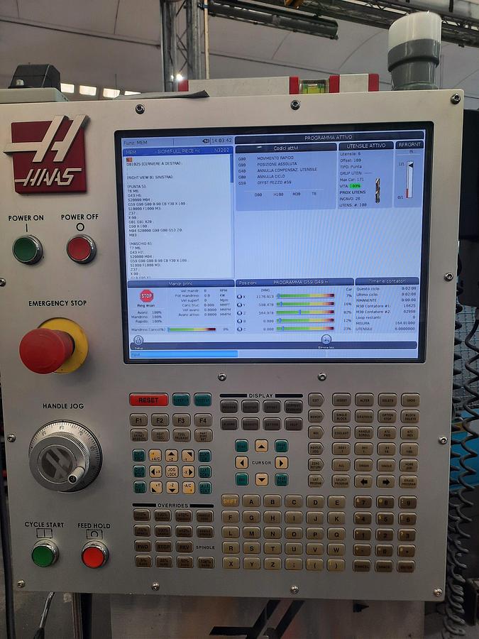 Usato CENTRO DI LAVORO A PORTALE CINQUE ASSI HAAS GM-2 AX USATO