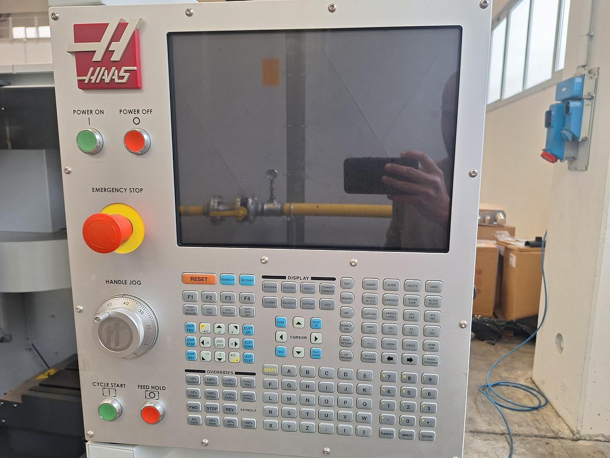 Usato CENTRO DI LAVORO HAAS MINIMILL SHOW ROOM