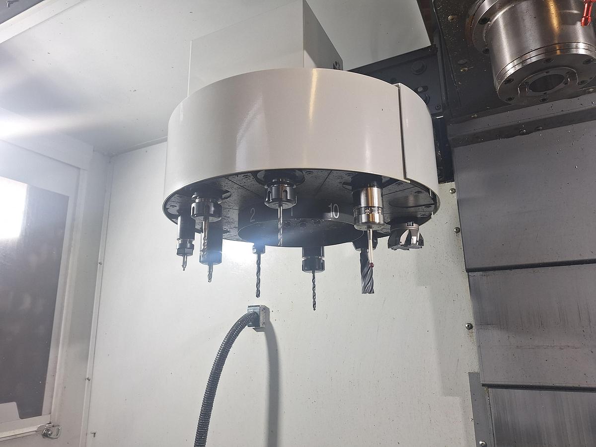 Usato CENTRO DI LAVORO VERTICALE HAAS TM-2P