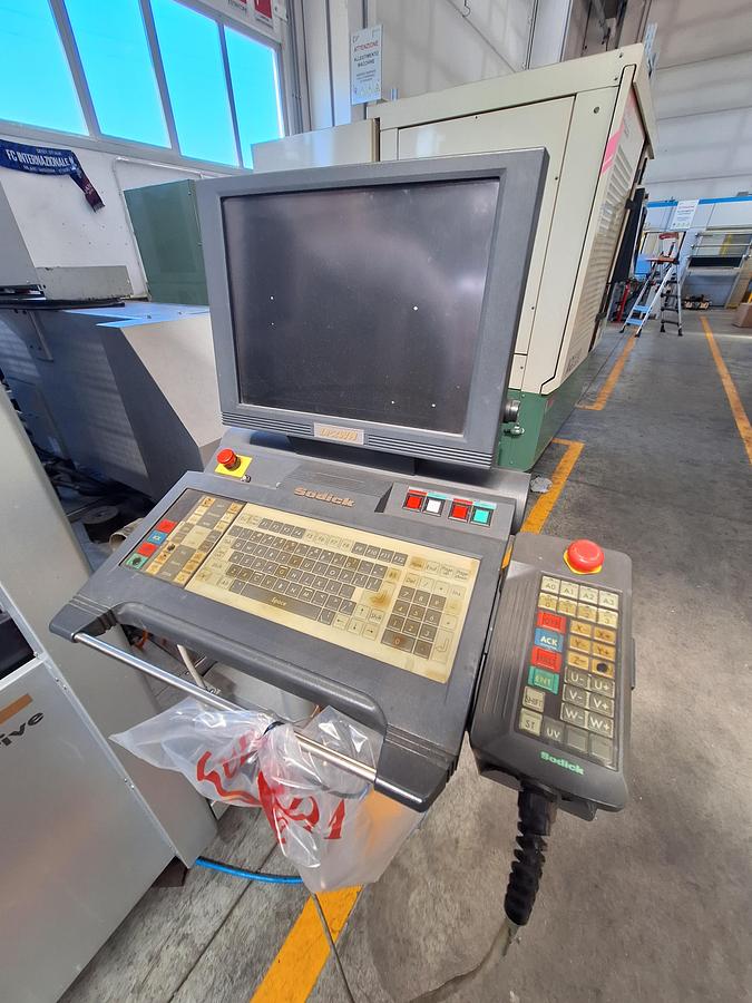 Usato ELETTROEROSIONE A FILO SODICK AG 600 L