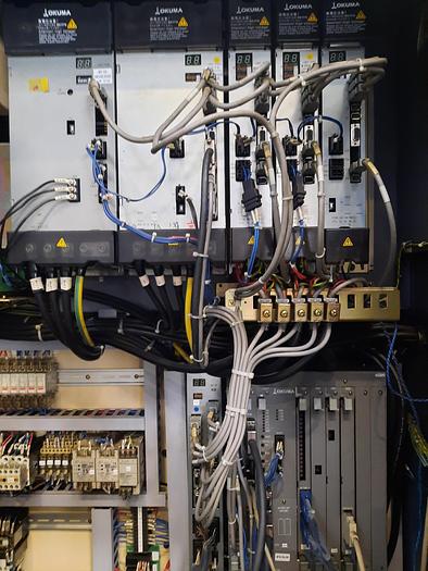 Usato CENTRO DI LAVORO VERTICALE OKUMA MB 56 VB USATO