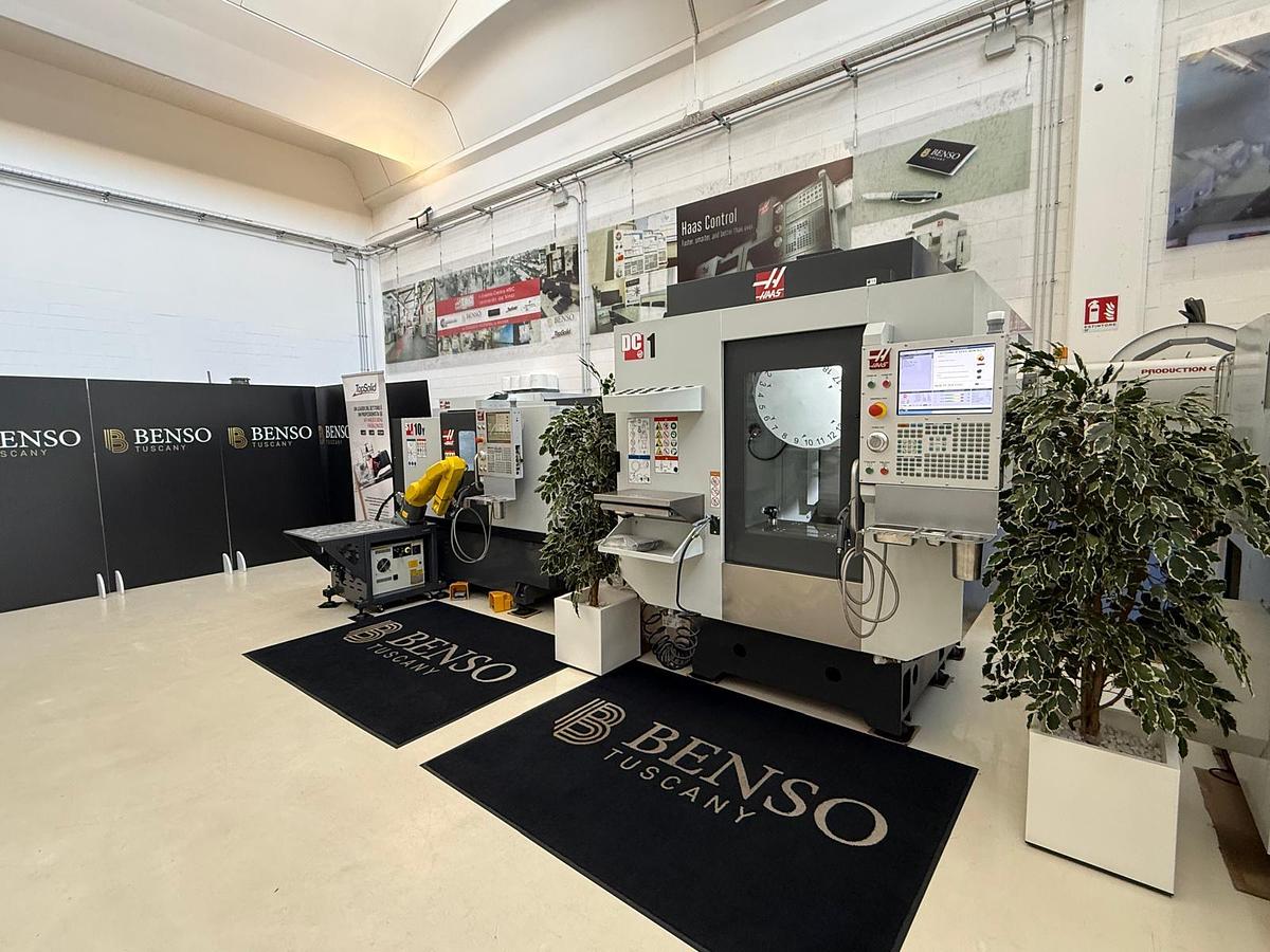 Usato CENTRO DI FORATURA HAAS DC-1 SHOW ROOM