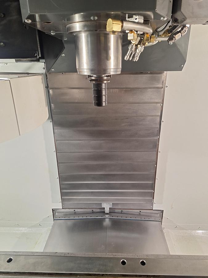Usato CENTRO DI LAVORO VERTICALE HAAS VF-4 USATO