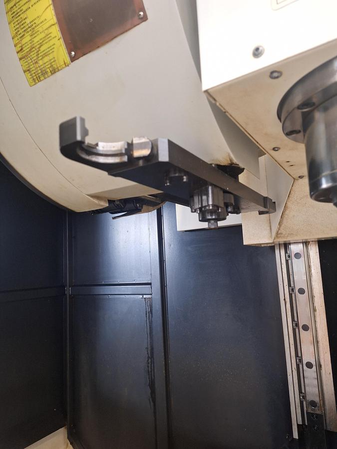 Usato CENTRO DI LAVORO NEWEY VM 1155 S USATO