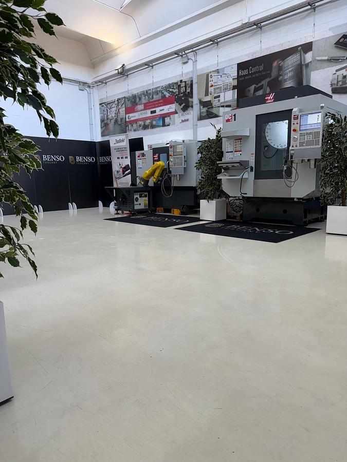 Usato CENTRO DI FORATURA HAAS DC-1 SHOW ROOM