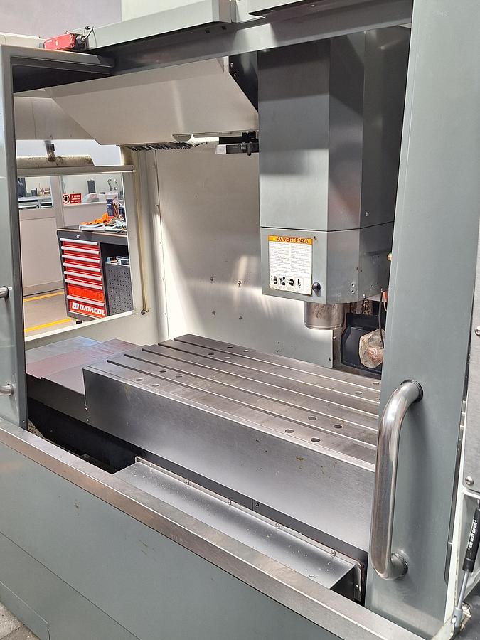 Usato CENTRO DI LAVORO VERTICALE HAAS VF 3 SS