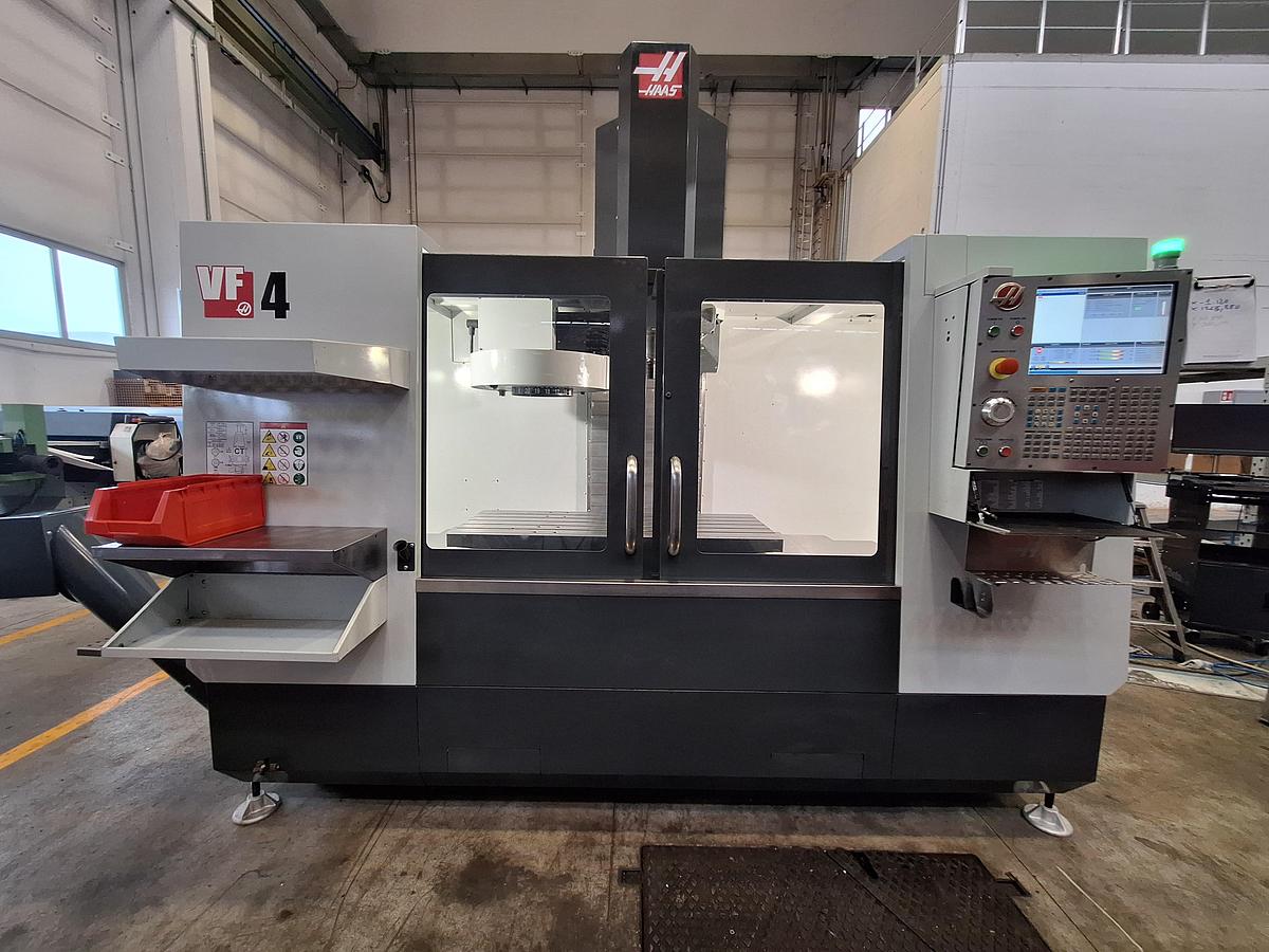Usato CENTRO DI LAVORO VERTICALE HAAS VF-4 USATO