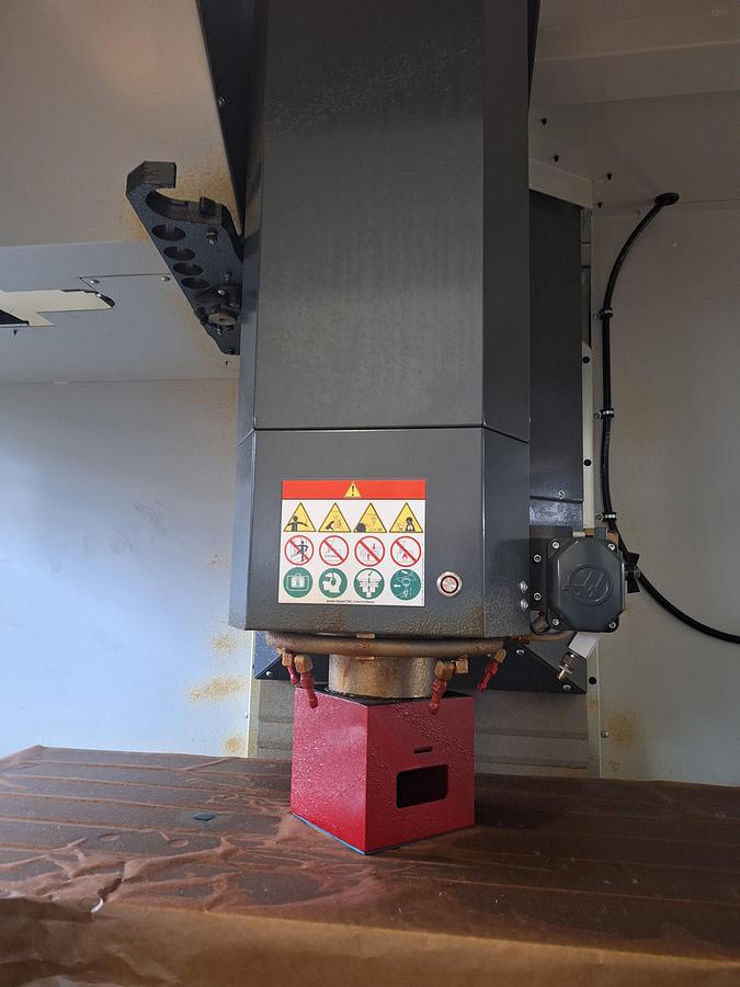 Usato CENTRO DI LAVORO HAAS VF-4-EU SHOW ROOM