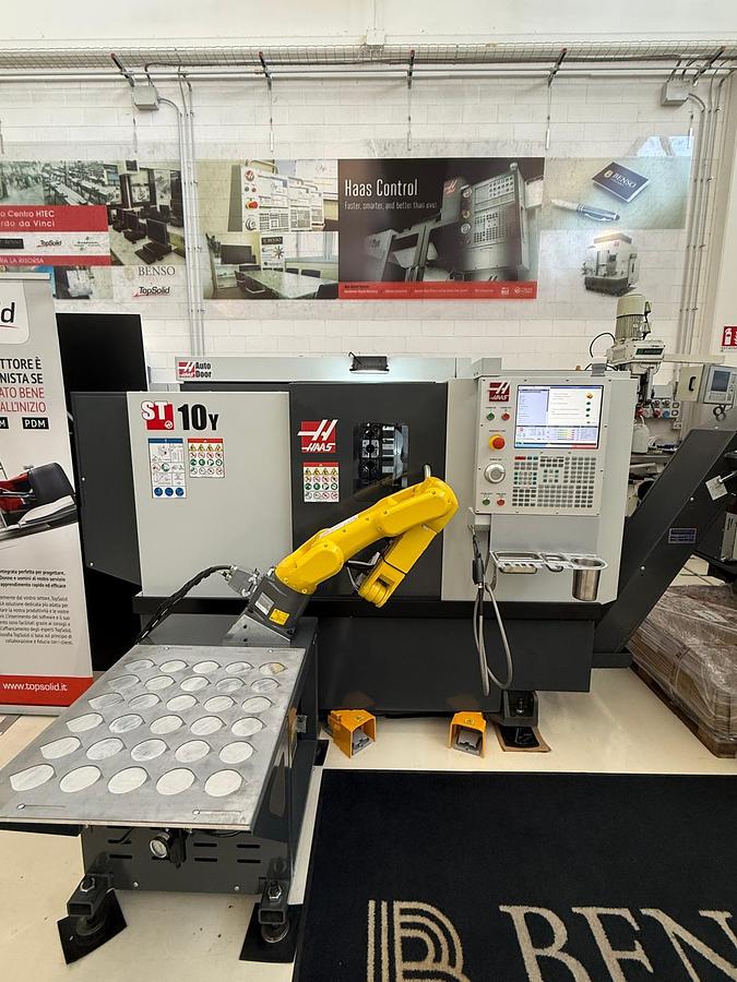 TORNIO HAAS ST-10Y-EU CON ROBOT PKG-1 SHOW ROOM