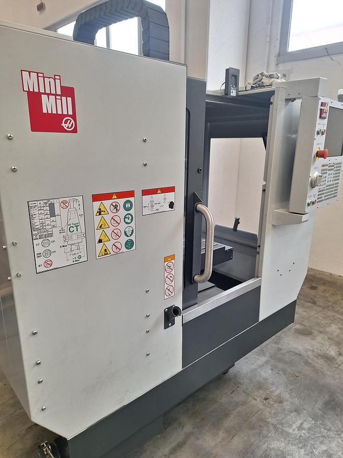 Usato CENTRO DI LAVORO HAAS MINIMILL SHOW ROOM
