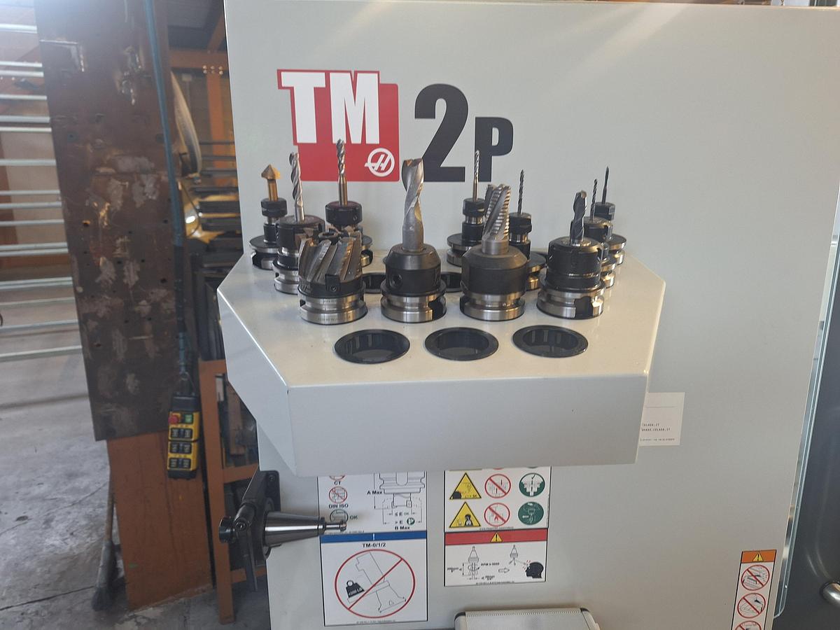 Usato CENTRO DI LAVORO VERTICALE HAAS TM-2P