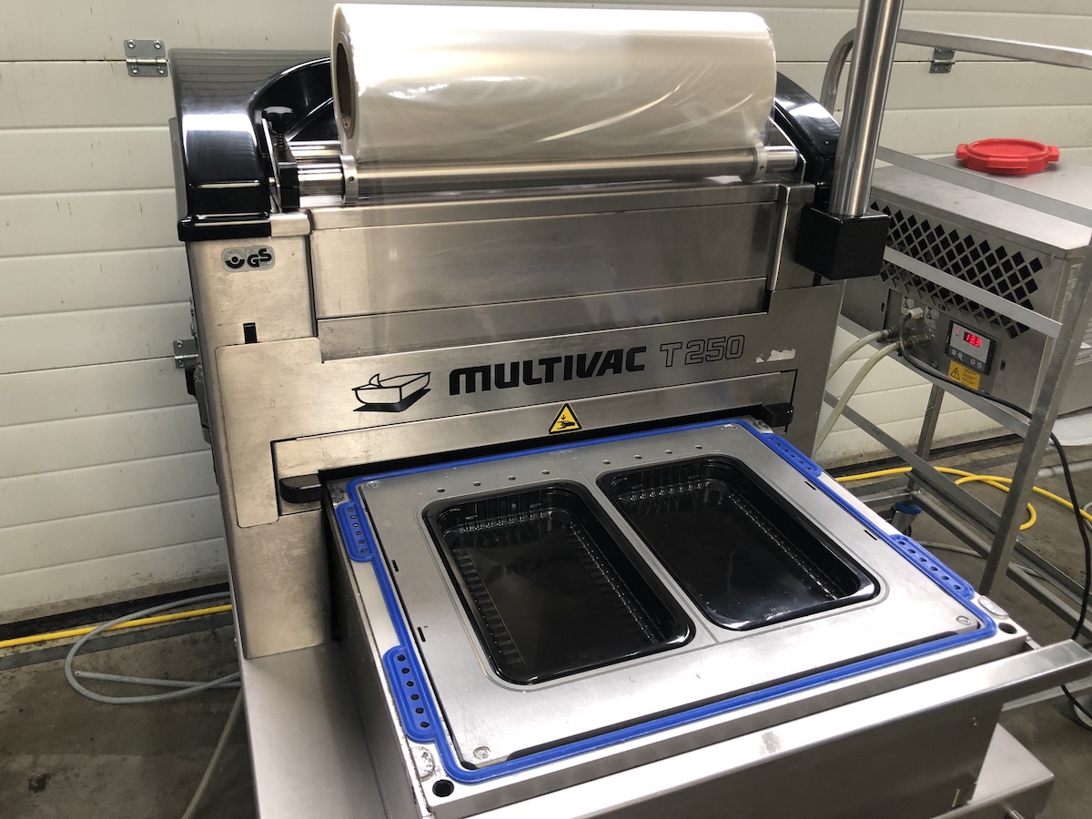 Used Multivac T250 MAP-traysealer. Semi or fully-automatic, excellent condition.