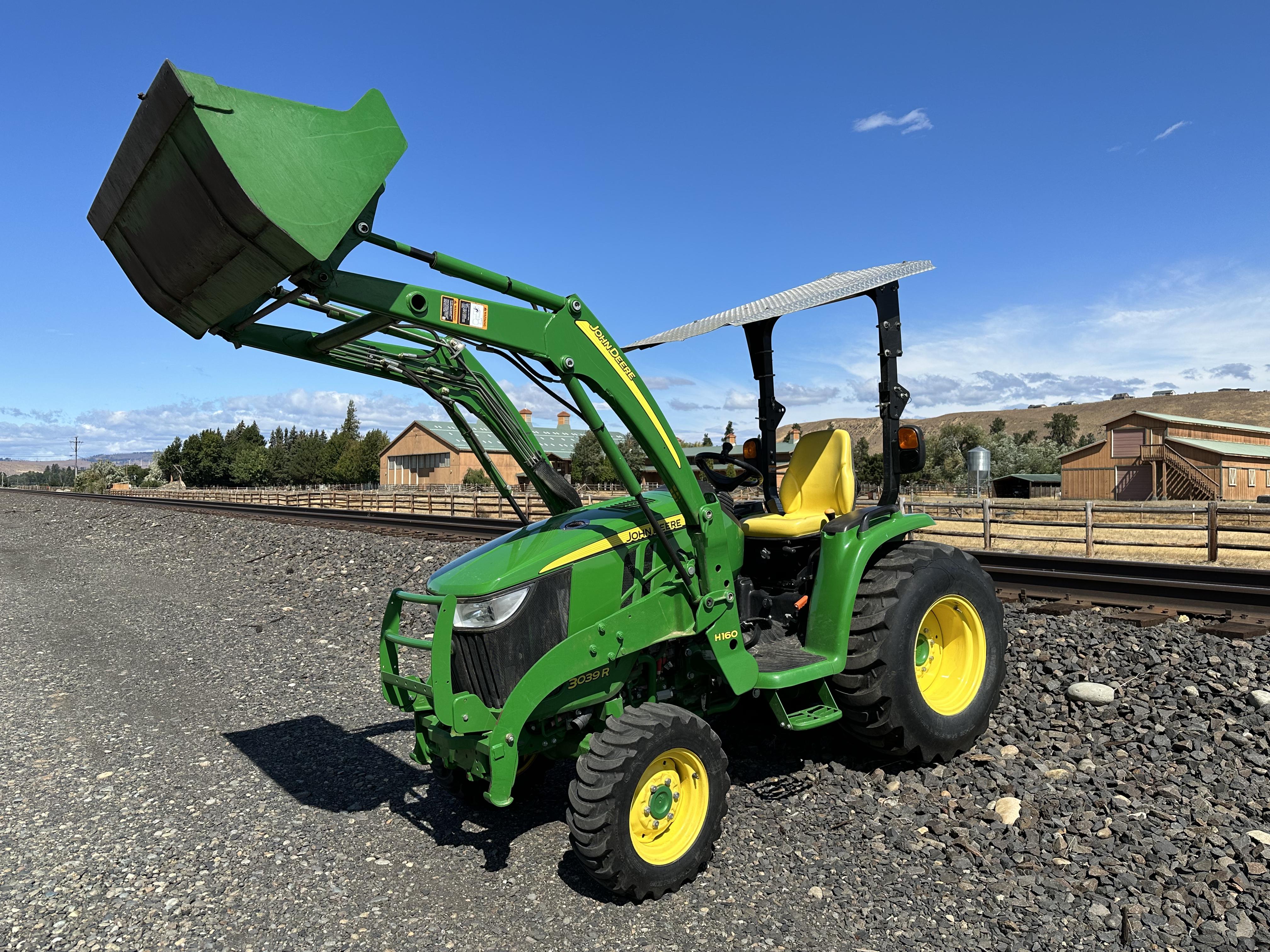 Used John Deere 3039R Diesel 4x4