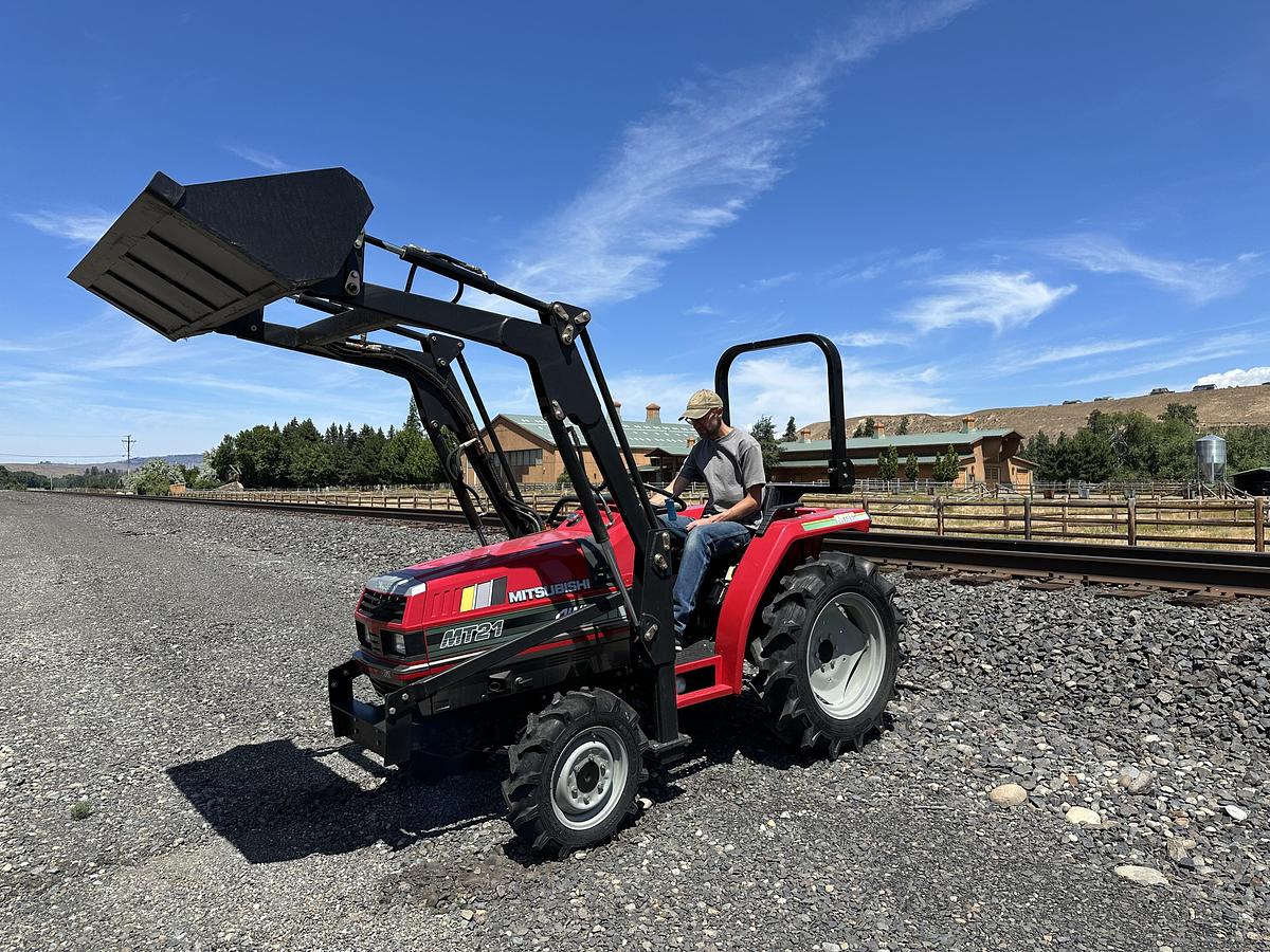 Refurbished Mitsubishi MT21 4x4 Diesel 25hp