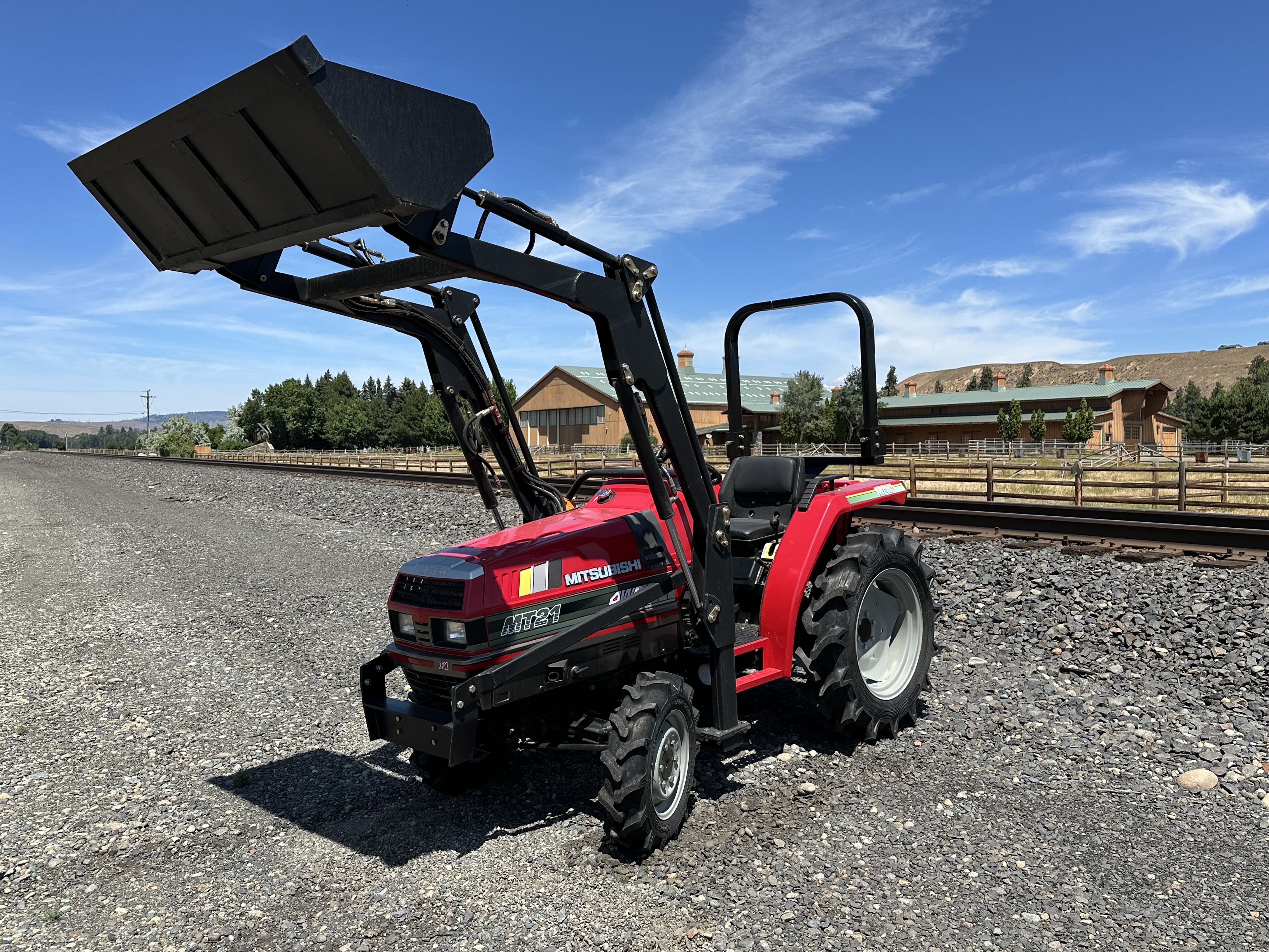 Refurbished Mitsubishi MT21 4x4 Diesel 25hp