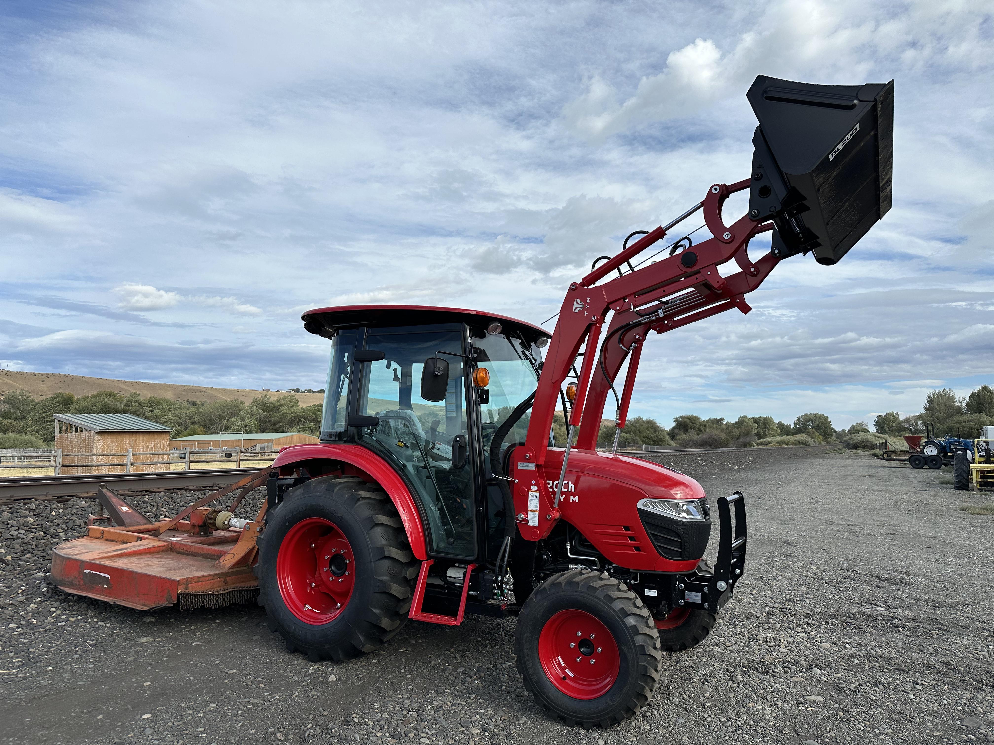 TYM / Branson 4820CH Cab Tractor (hydrostatic)