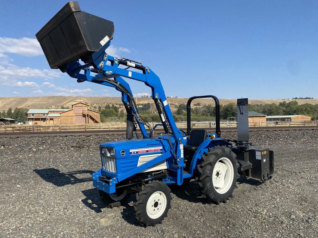Used *Price Reduced* Snowblower Package 2010 Diesel 4x4 Tractor