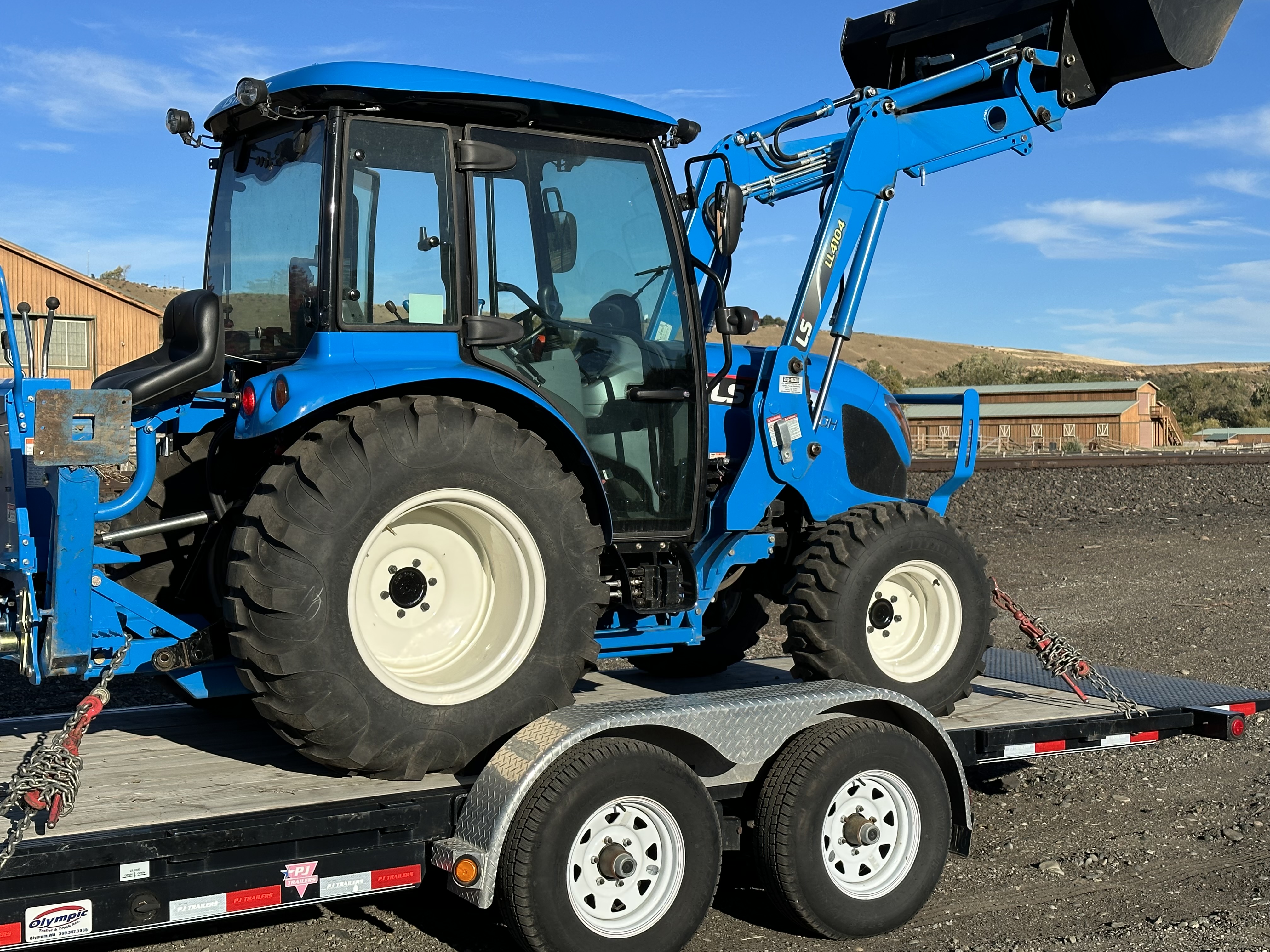 Used 2017 LS CAB XR4150 50hp 4x4, LS LL4104 loader, LS LB2105 Backhoe & 10K PJ Tilt Trailer