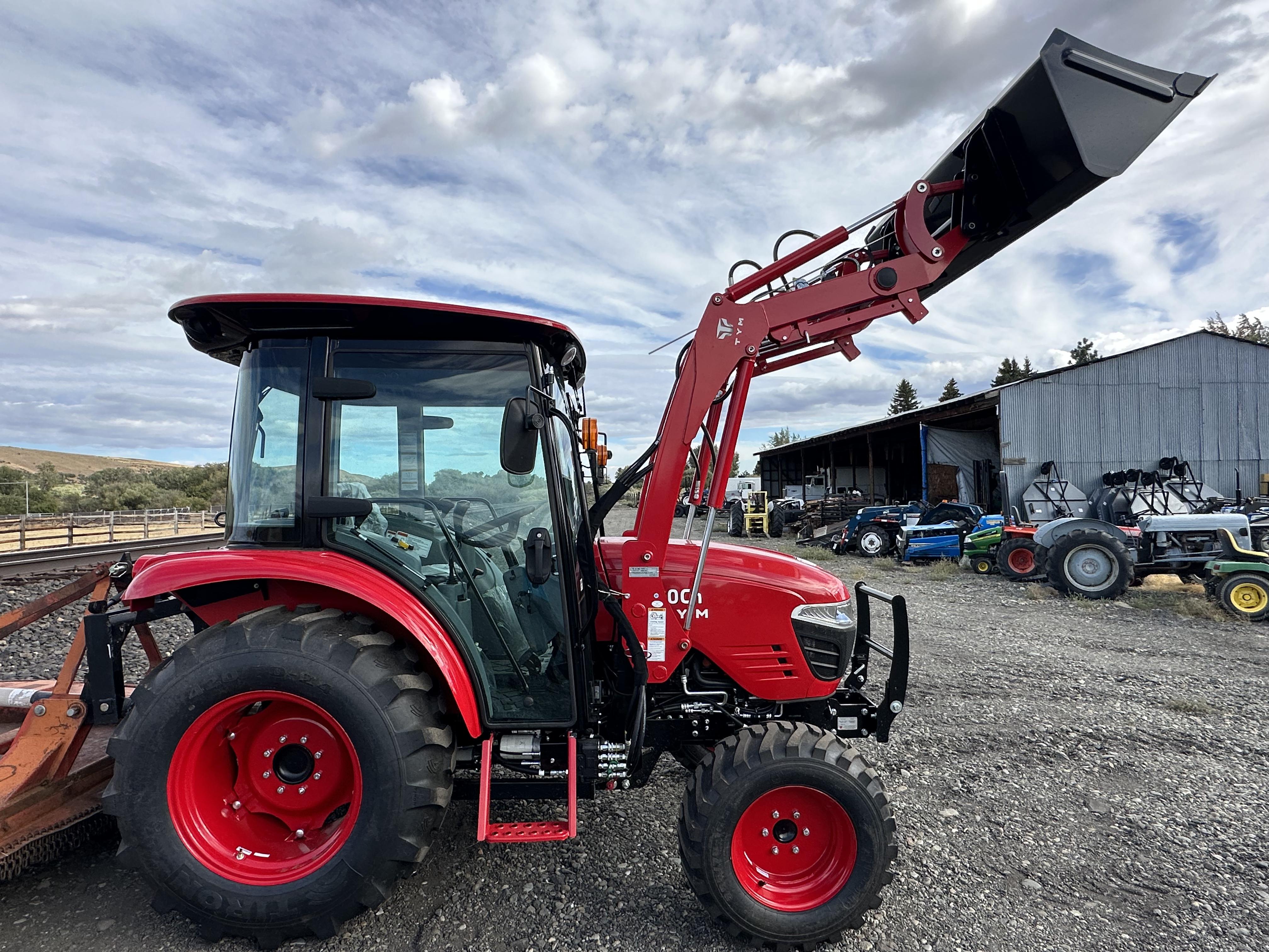 TYM / Branson 4820CH Cab Tractor (hydrostatic)