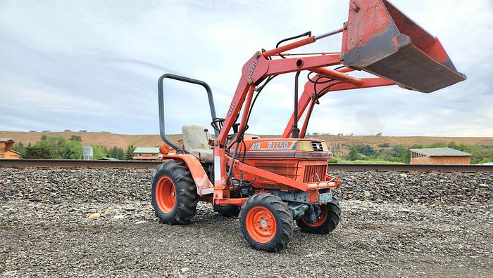 Used 1996 Kubota B1750 w/ 1640H Loader