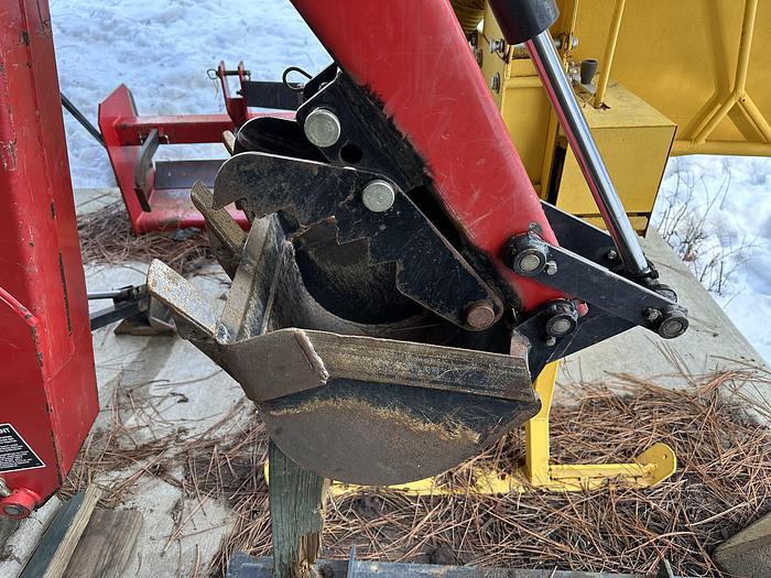 Used Branson 4020R 40hp Diesel 4x4