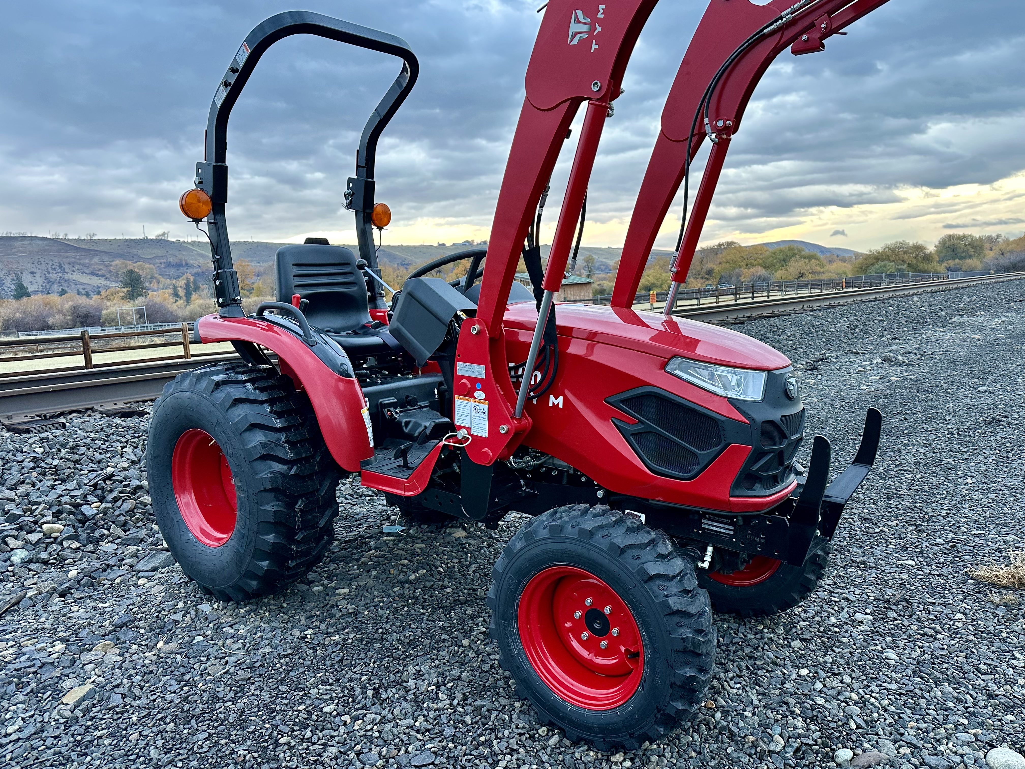 TYM / Branson Tractors 2610H