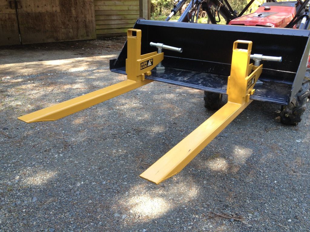 TractorCo.com Clamp-on Bucket Forks