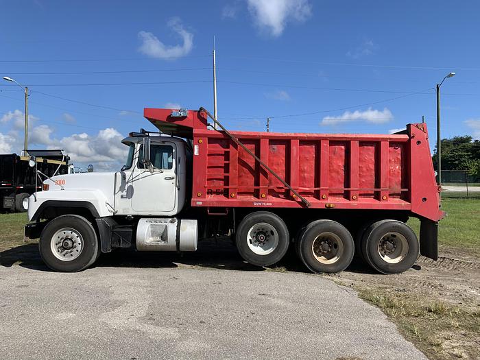 Used 2000 Mack RD 688S Tri Axle Dump Truck 