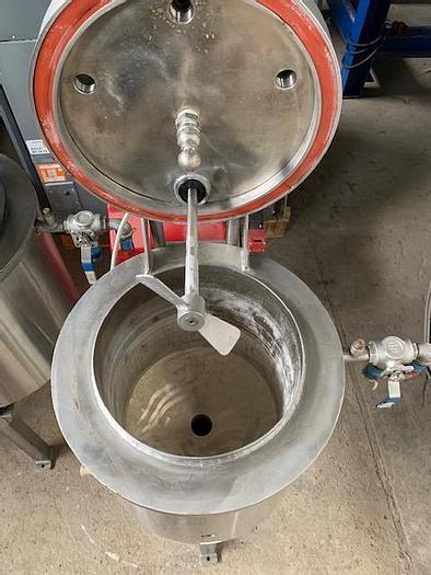 Used 35 liter stainless steel process tanks