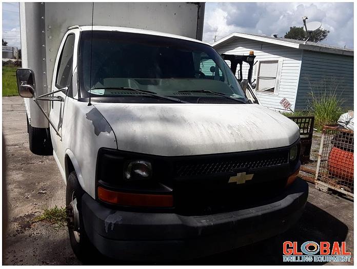 Used Item 0780 : 2003 Chevrolet Express G3500 Box Truck