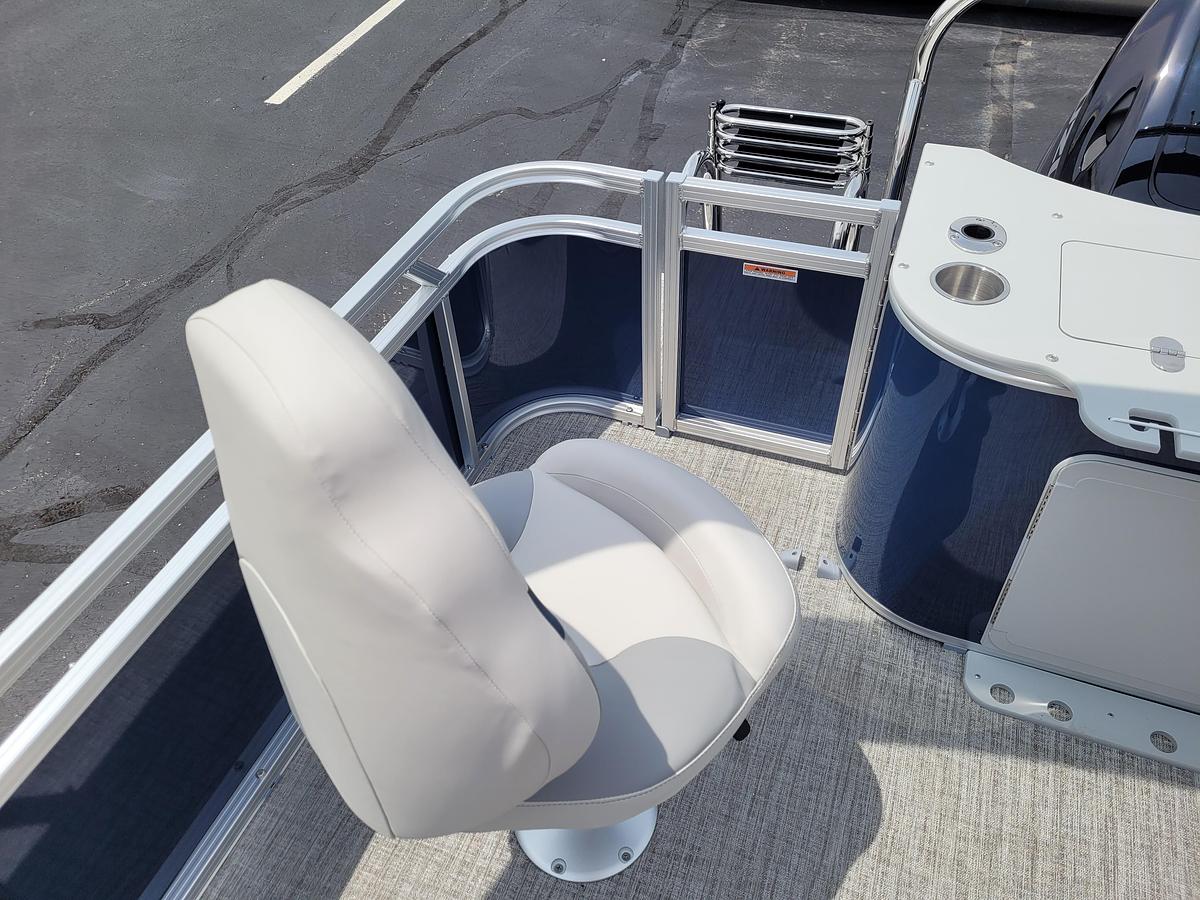 2026 Tahoe Pontoons 2185 LTZ Rear Fish