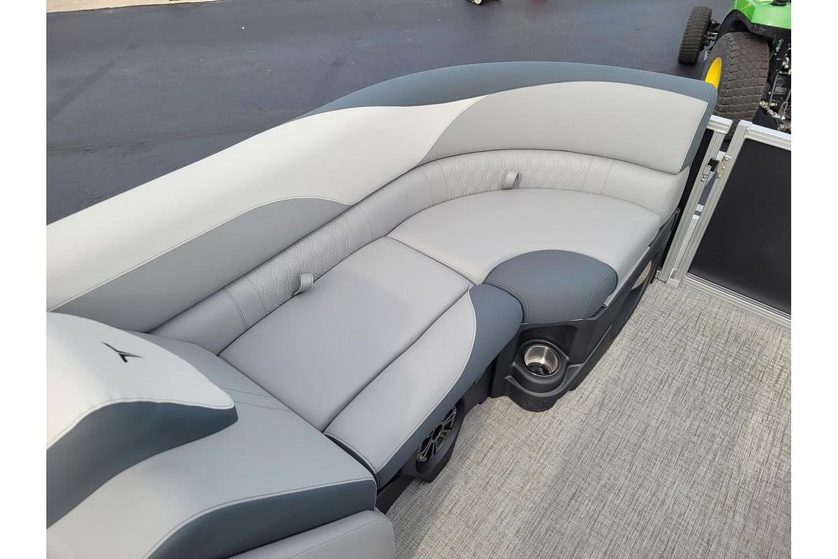 2026 Tahoe Pontoons 2185 LTZ Cruise Rear Bench