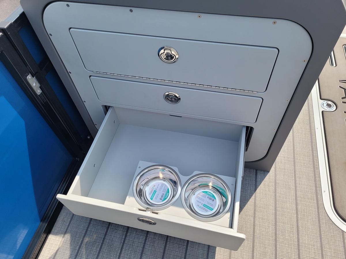 2027 Tahoe Pontoons 2385 Sport 85 Versatile Rear Bench SP25