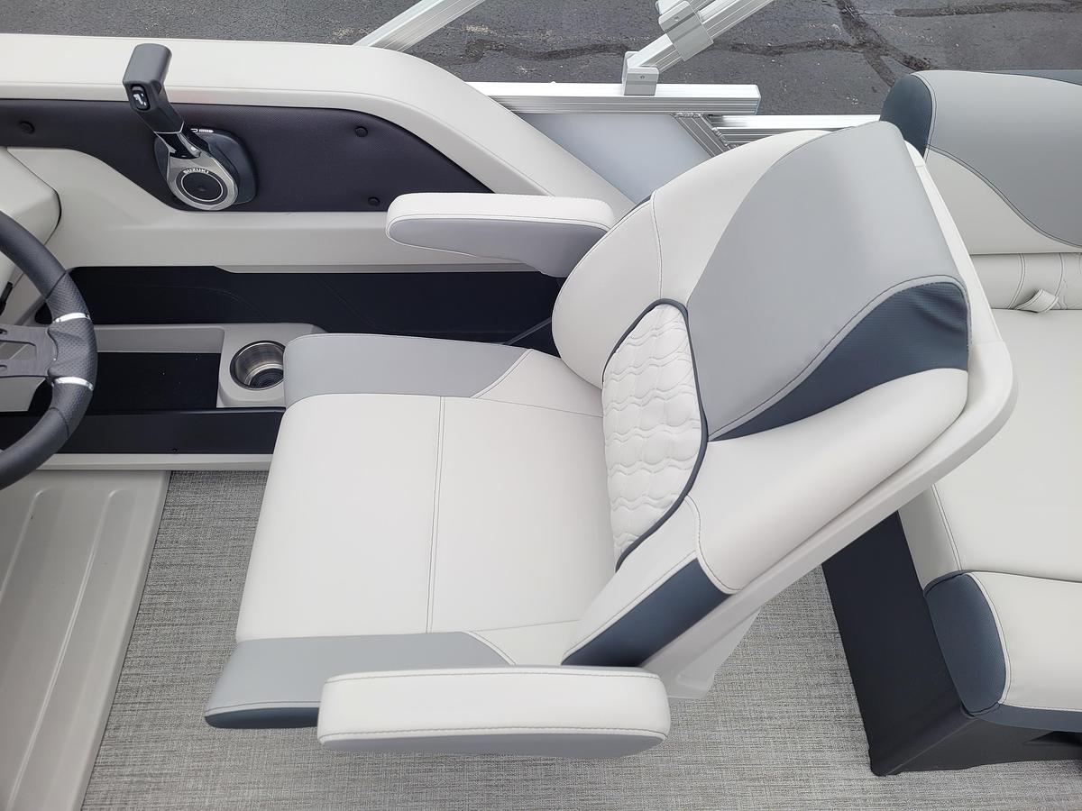 2026 Tahoe Pontoons 2185 LTZ Quad Lounger Shift