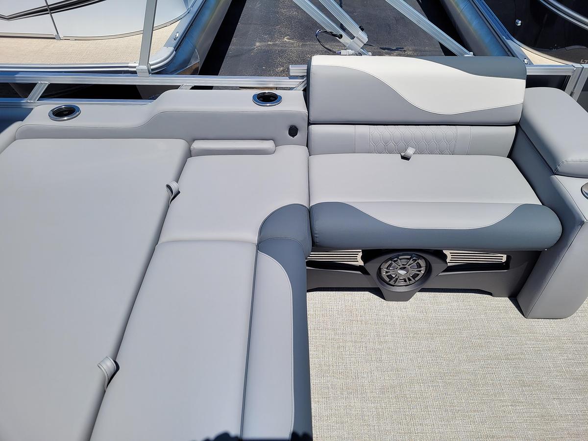 2026 Tahoe Pontoons 2385 LTZ Verstaile Rear Lounger
