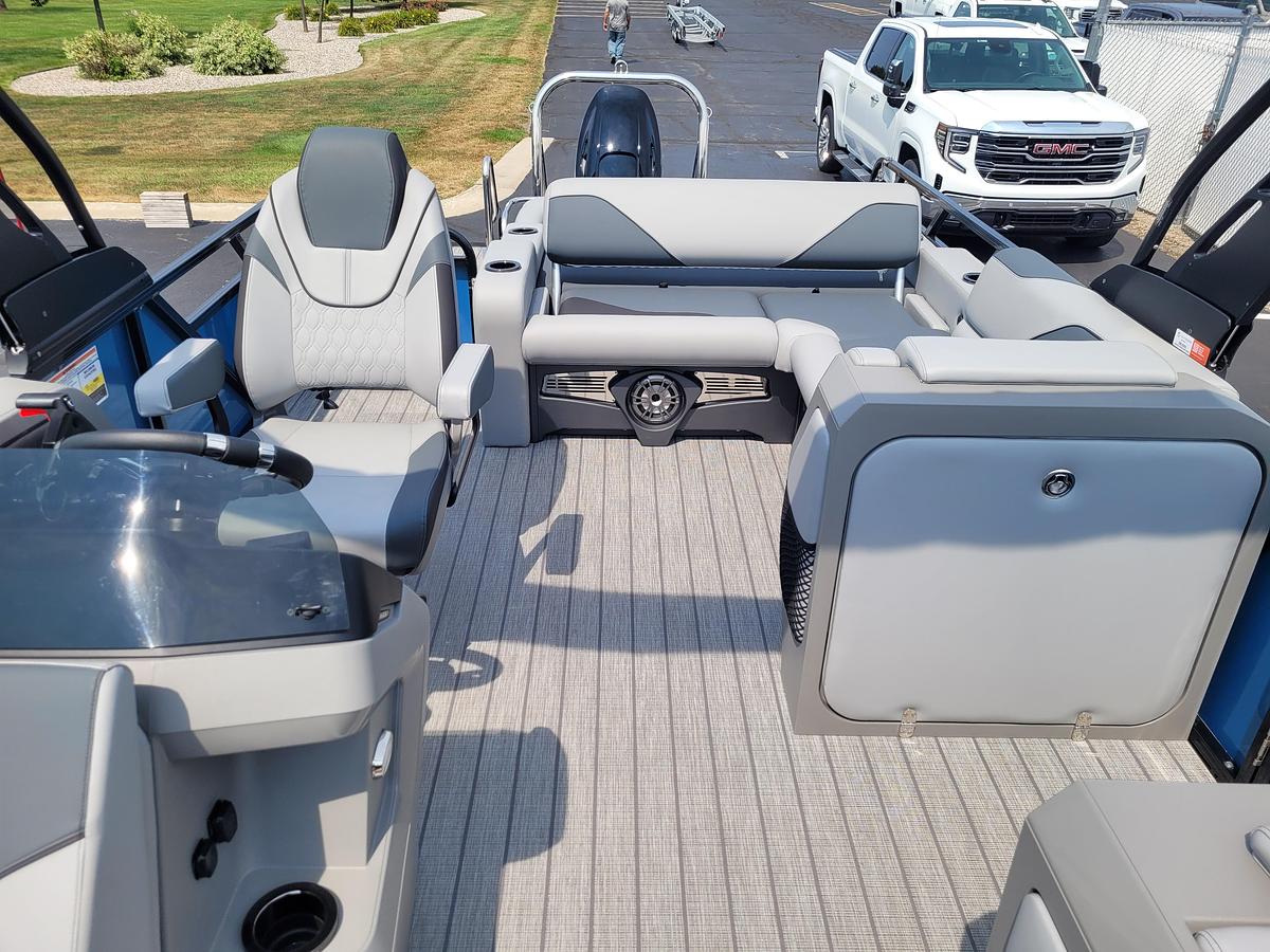 2027 Tahoe Pontoons 2385 Sport 85 Versatile Rear Bench SP25