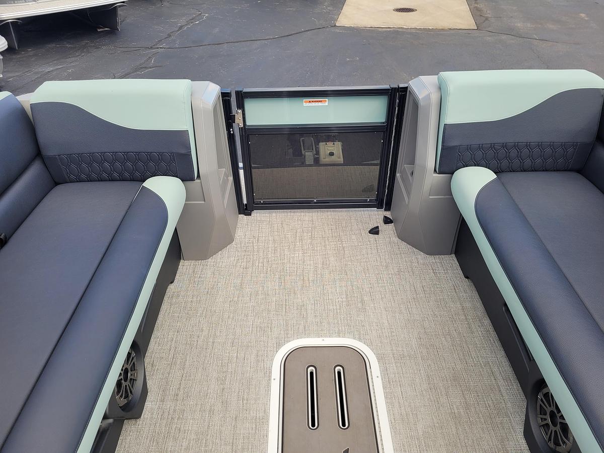 2027 Tahoe Pontoons 2385 Sport 85 Cruise Rear Bench SP25