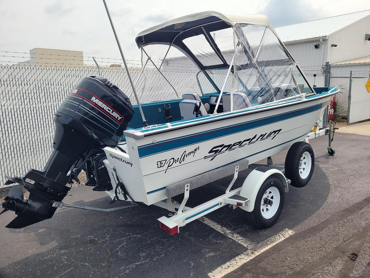 Used 1996 Spectrum 17 Avenger