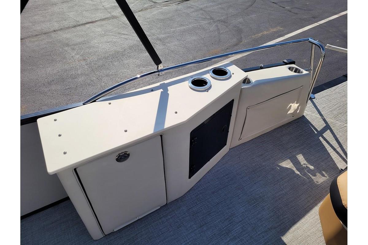 2025 Tahoe Pontoons 2585 Cascade Cruise Rear Bench Windshield 25" WG