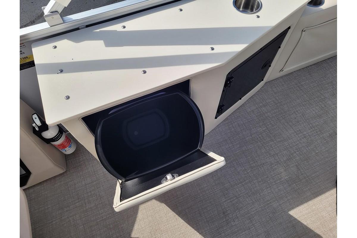 2026 Tahoe Pontoons 2185 LTZ Cruise Rear Bench