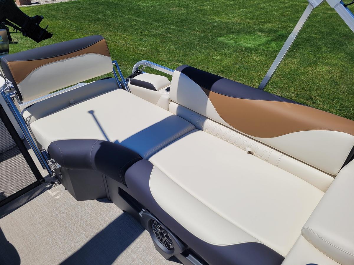 2026 Tahoe Pontoons 2385 LTZ Quad Lounger Shift SP25