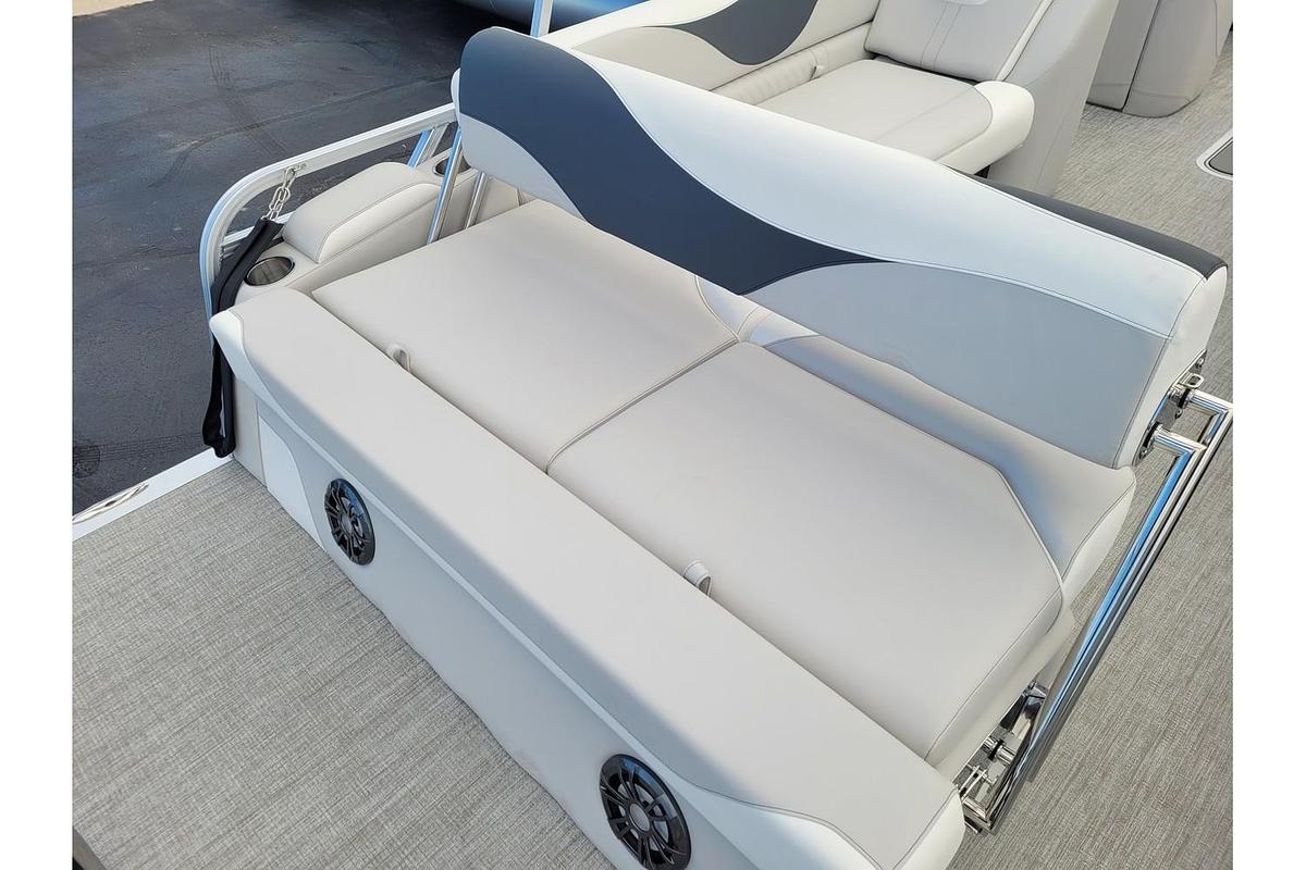 2026 Tahoe Pontoons 2385 LTZ Cruise Rear Bench 25" SP