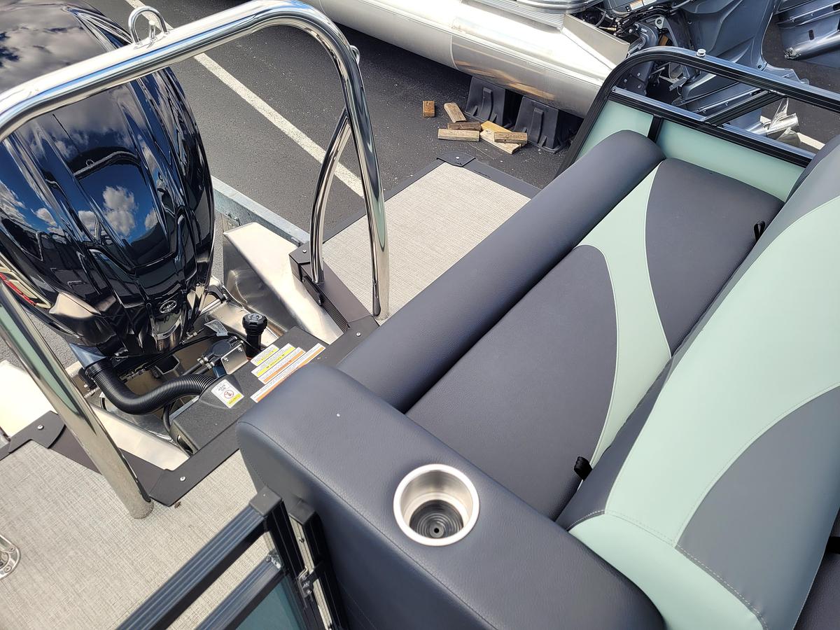 2027 Tahoe Pontoons 2385 Sport 85 Cruise Rear Bench SP25