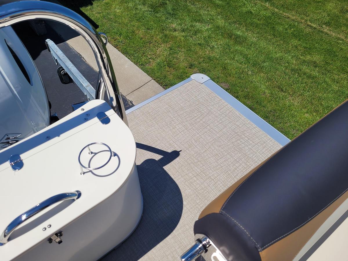 2026 Tahoe Pontoons 2385 LTZ Quad Lounger Shift SP25