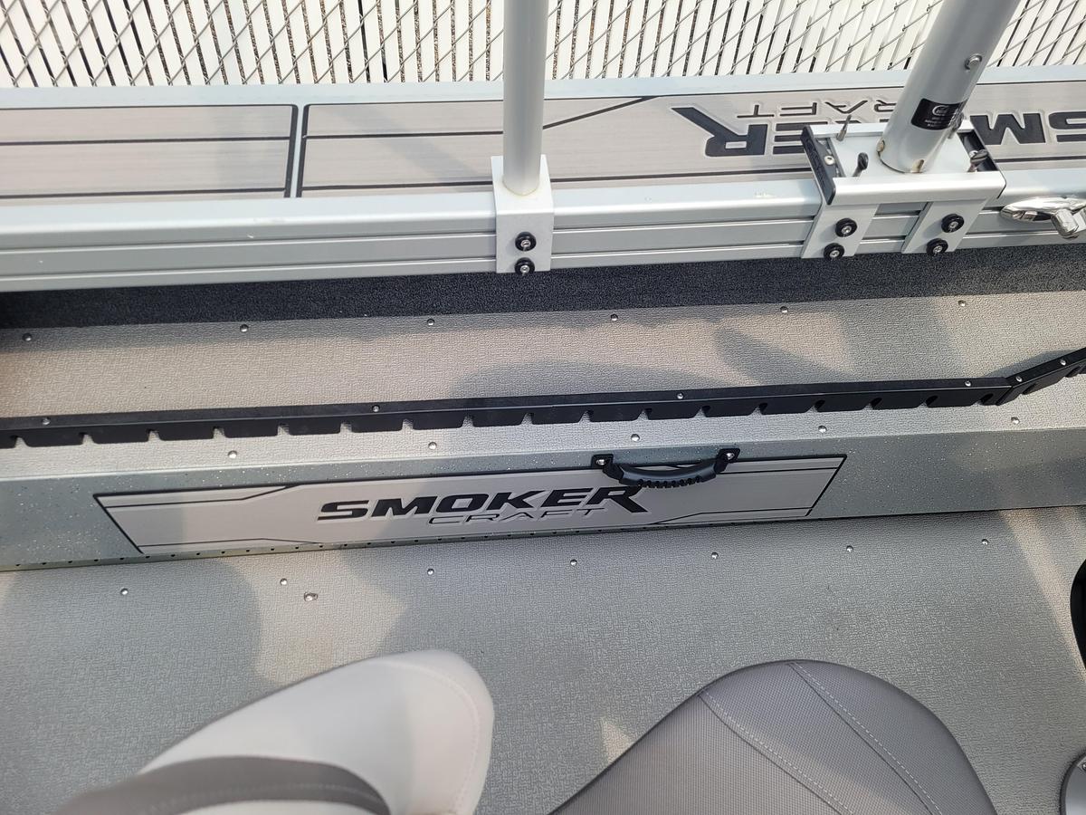 2025 Smoker Craft 210 Adventurer GLS PRO Troller