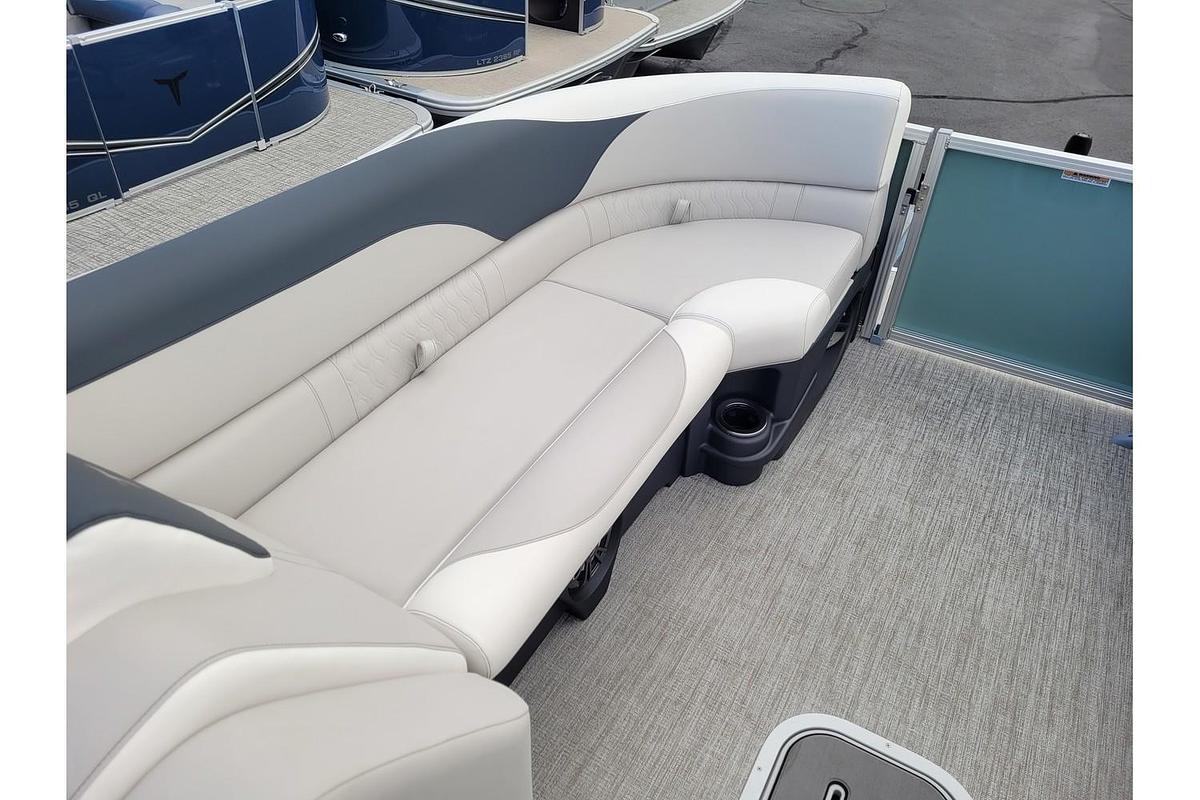 2026 Tahoe Pontoons 2385 LTZ Cruise Rear Bench 25" SP
