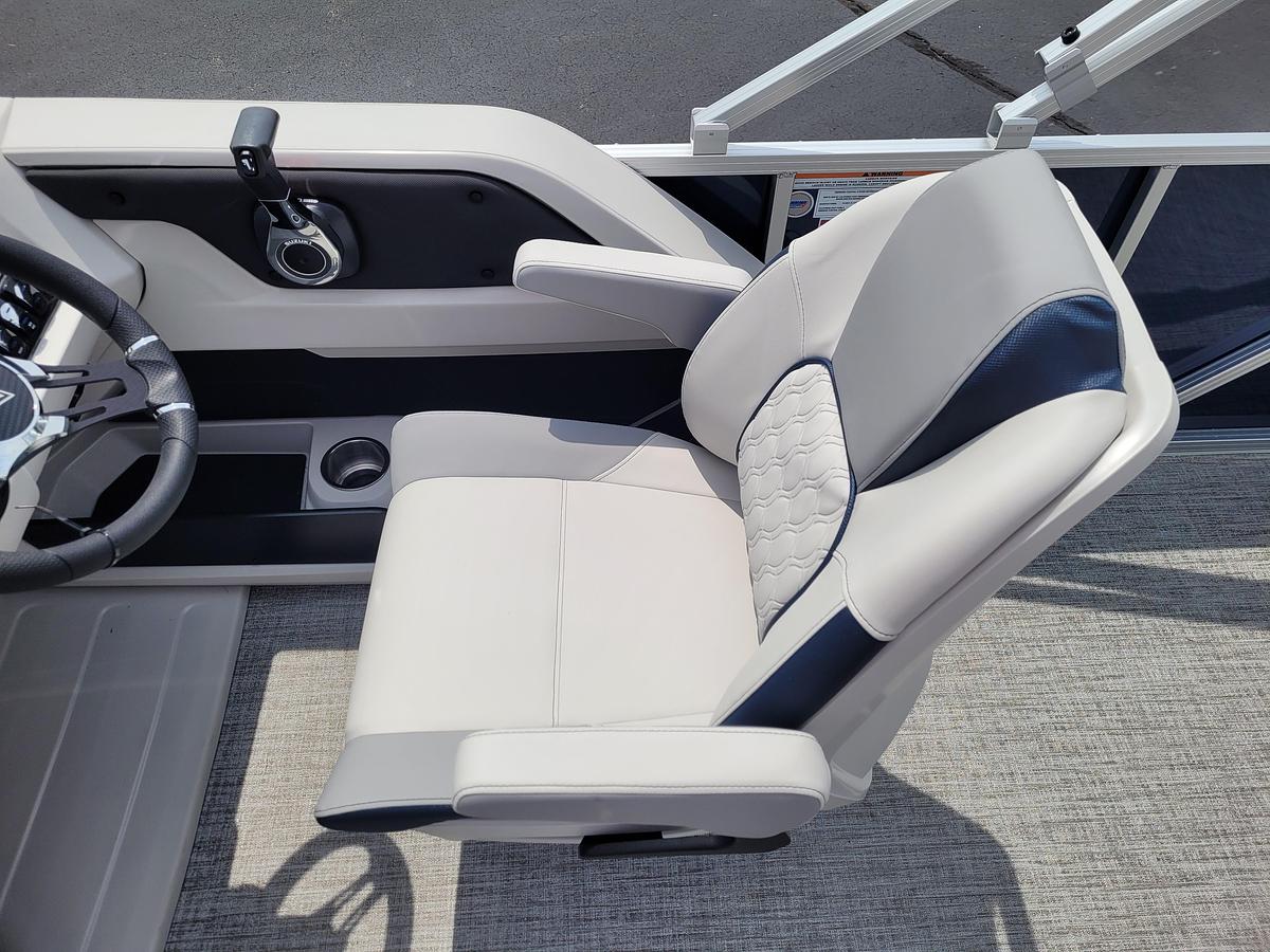 2026 Tahoe Pontoons 2185 LTZ Rear Fish
